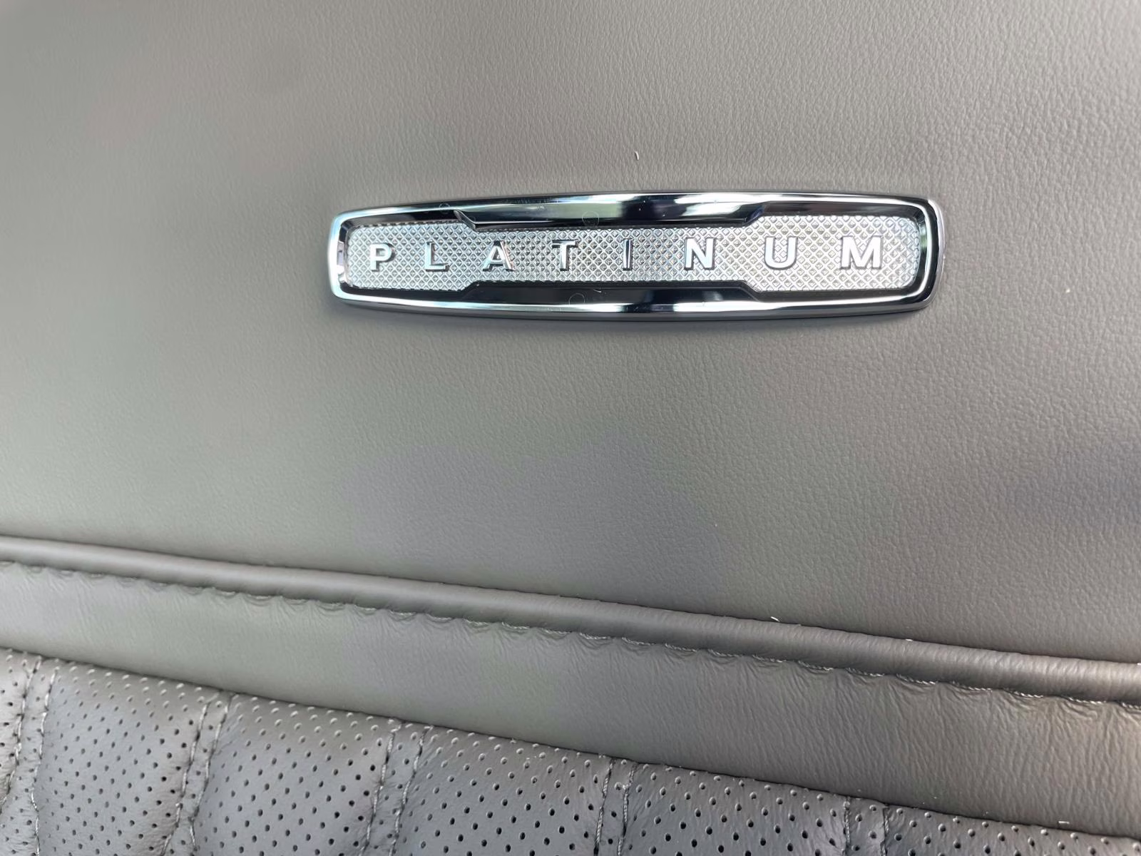 2026 White Metallic Ford Super Duty F-350 DRW Platinum 4X4 Truck