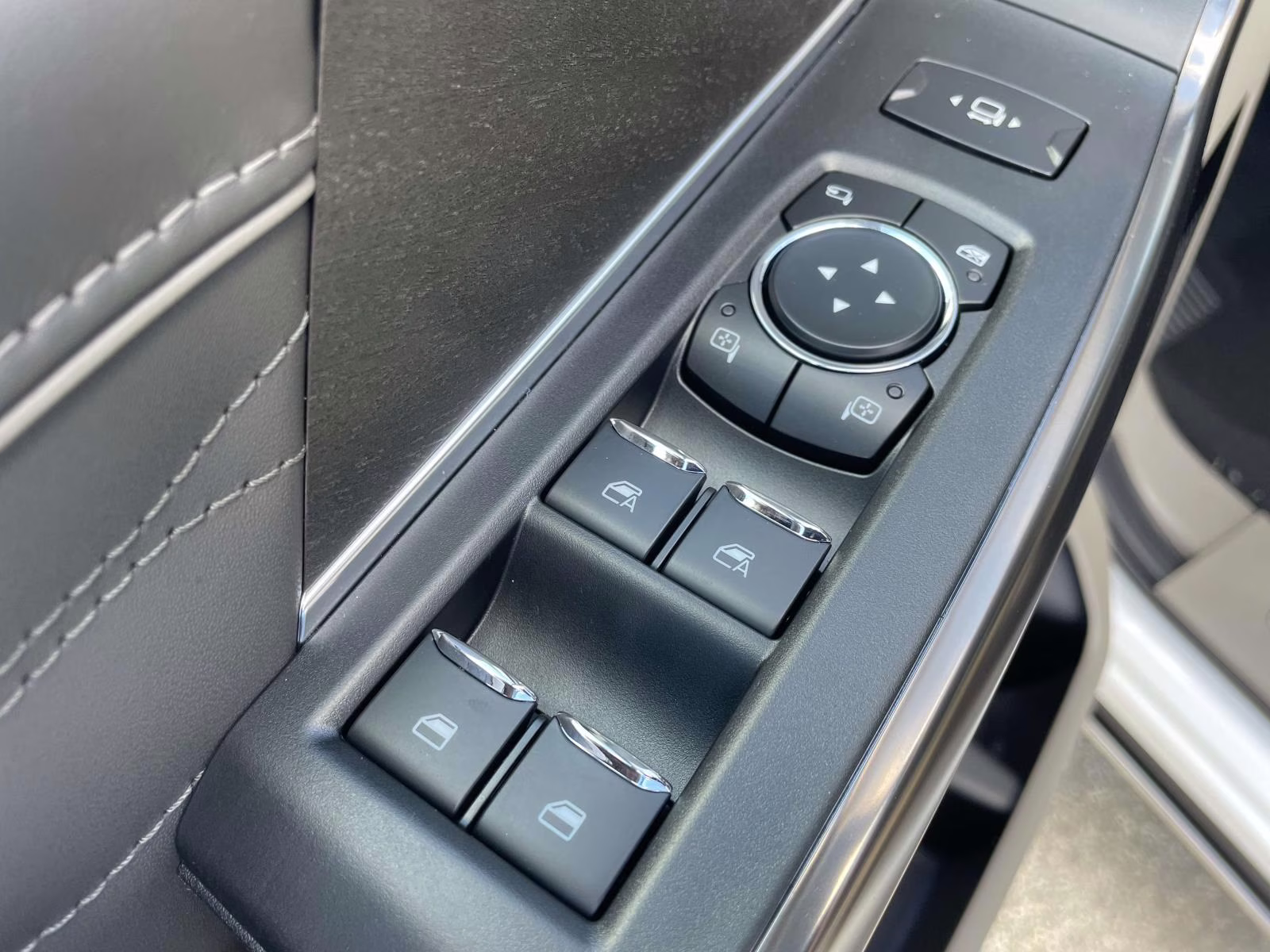 2026 White Metallic Ford Super Duty F-350 DRW Platinum 4X4 Truck