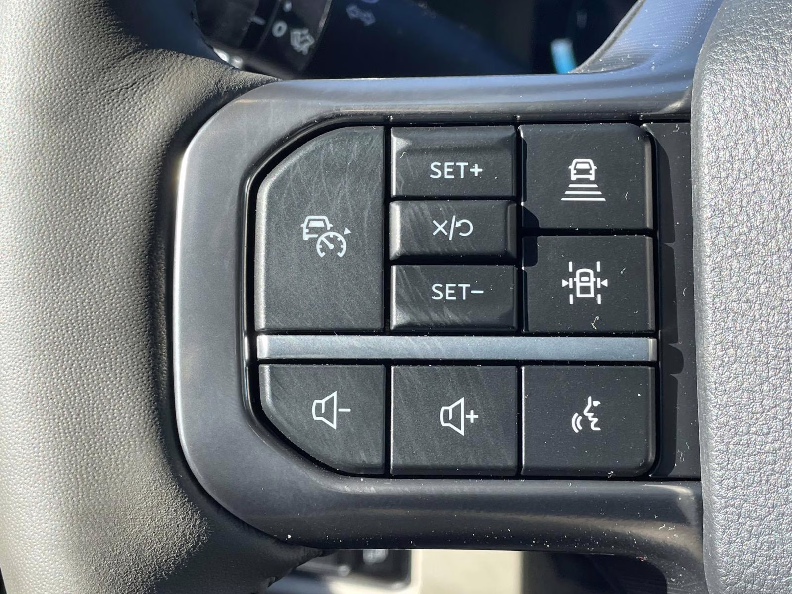 2026 White Metallic Ford Super Duty F-350 DRW Platinum 4X4 Truck