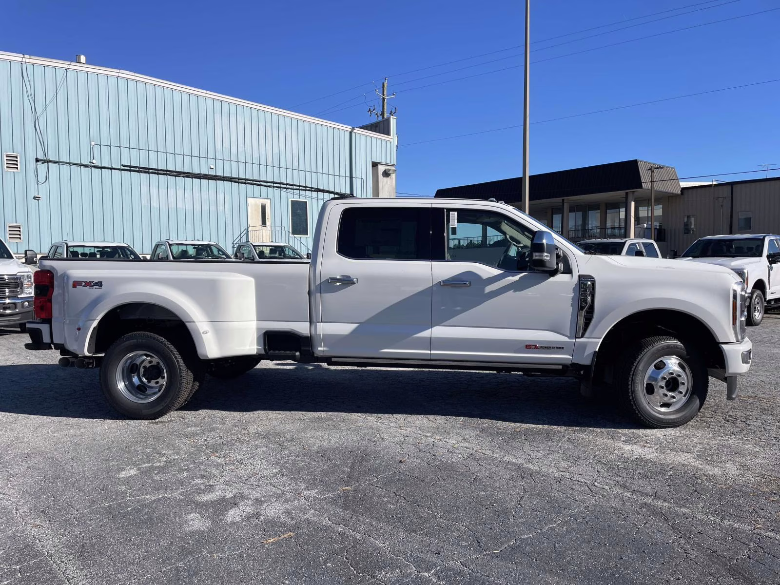 2026 White Metallic Ford Super Duty F-350 DRW Platinum 4X4 Truck