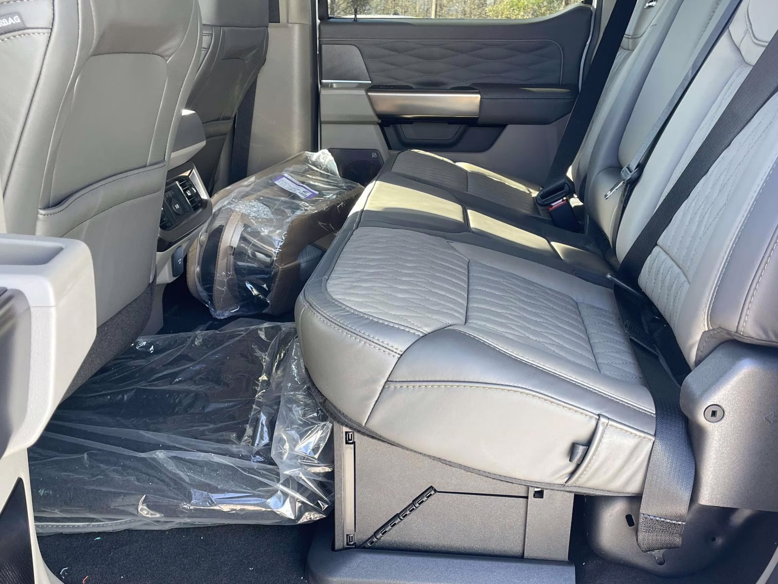 2026 White Metallic Ford Super Duty F-350 DRW Platinum 4X4 Truck