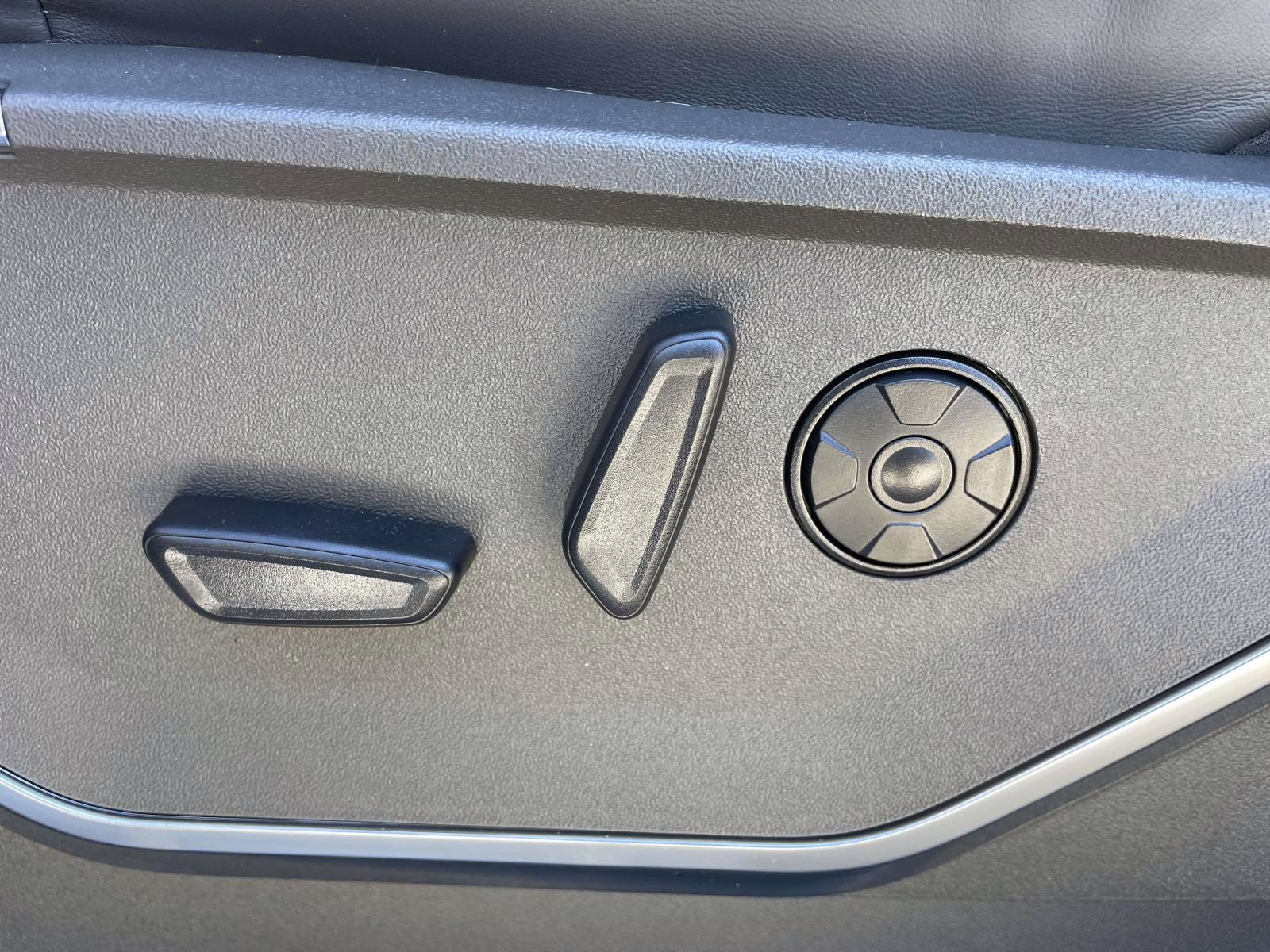 2026 Gray Metallic Ford Super Duty F-350 DRW Platinum 4X4 Truck