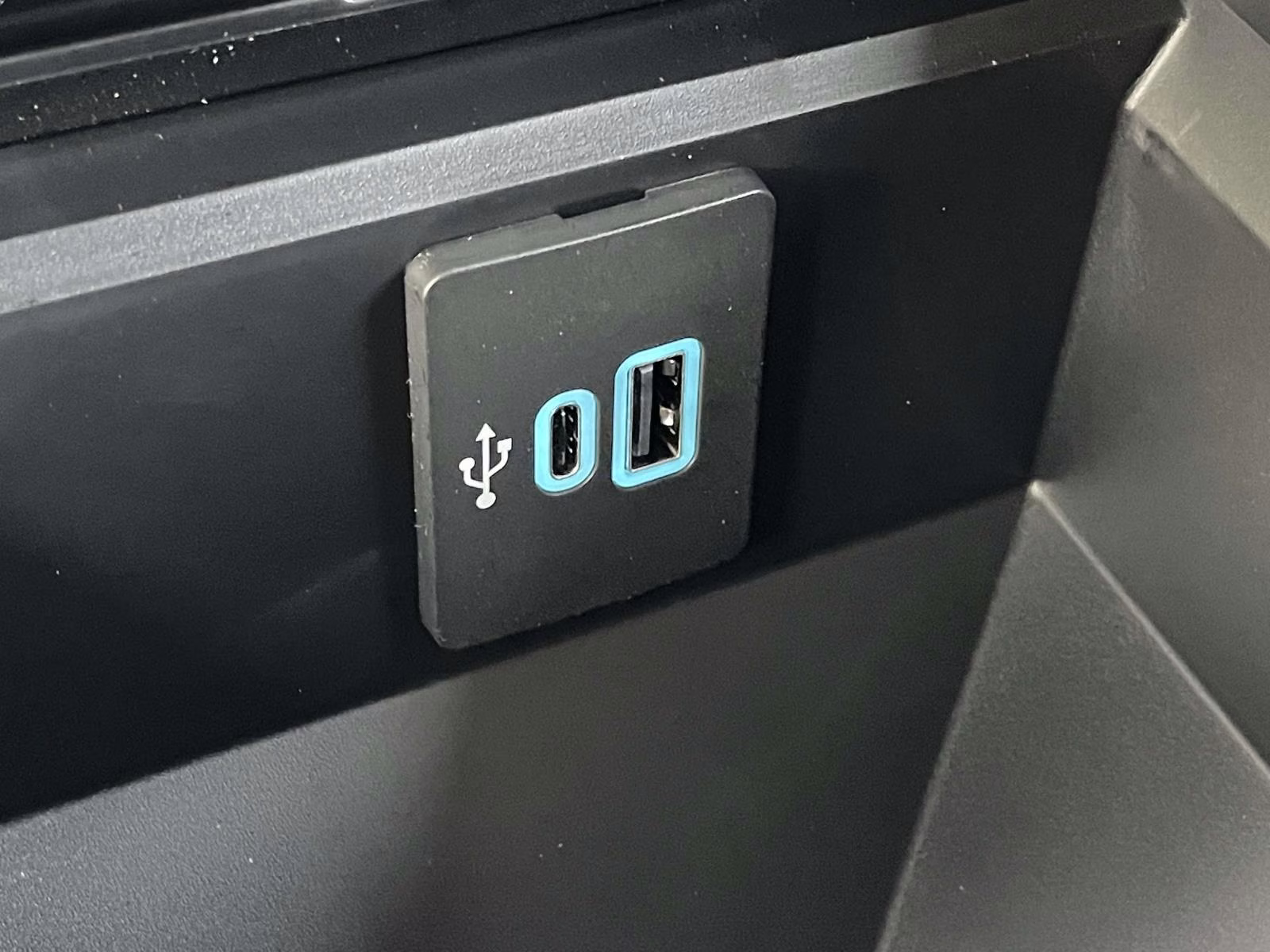 2026 White Metallic Ford Super Duty F-350 DRW Platinum 4X4 Truck