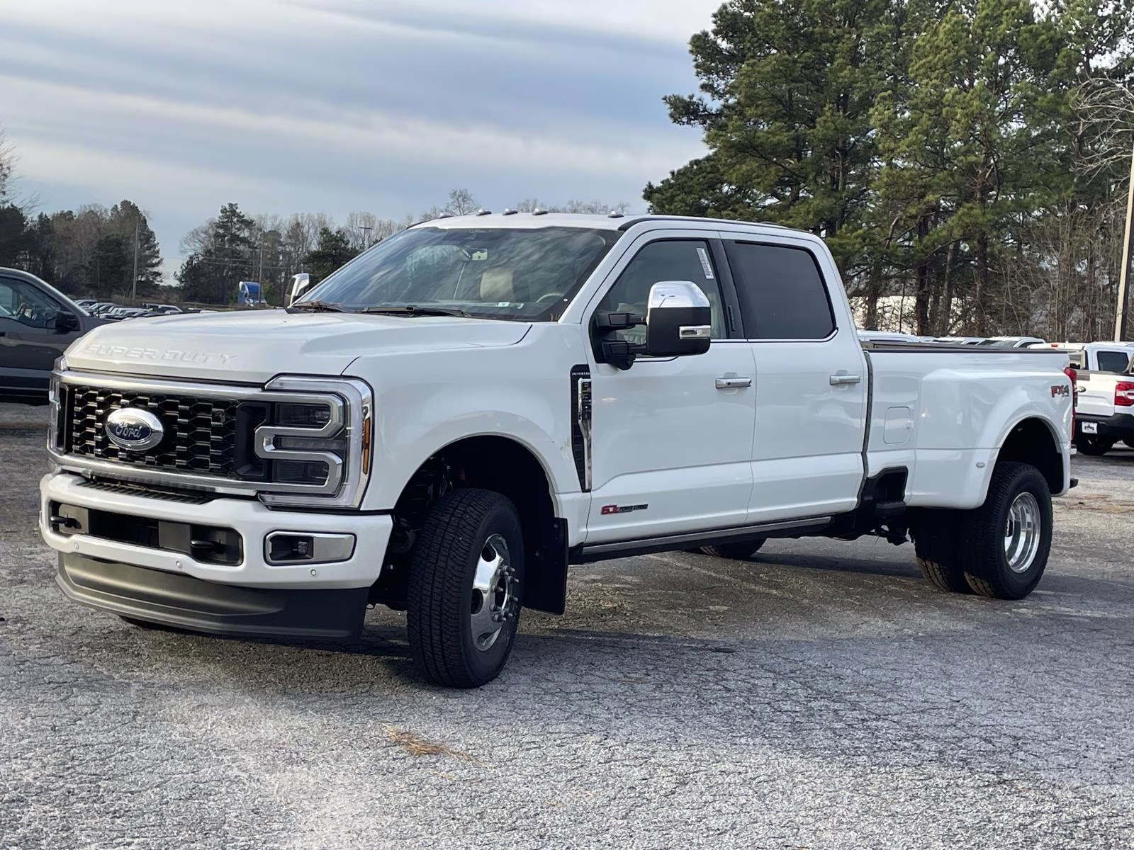 2026 White Metallic Ford Super Duty F-350 DRW Platinum 4X4 Truck