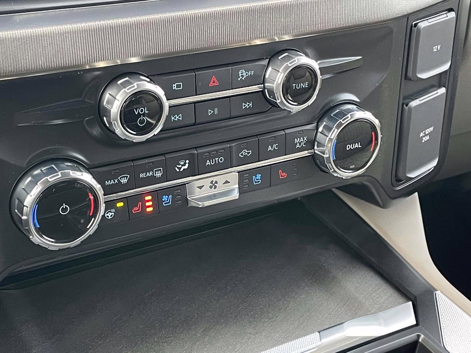 2026 White Metallic Ford Super Duty F-350 DRW Platinum 4X4 Truck