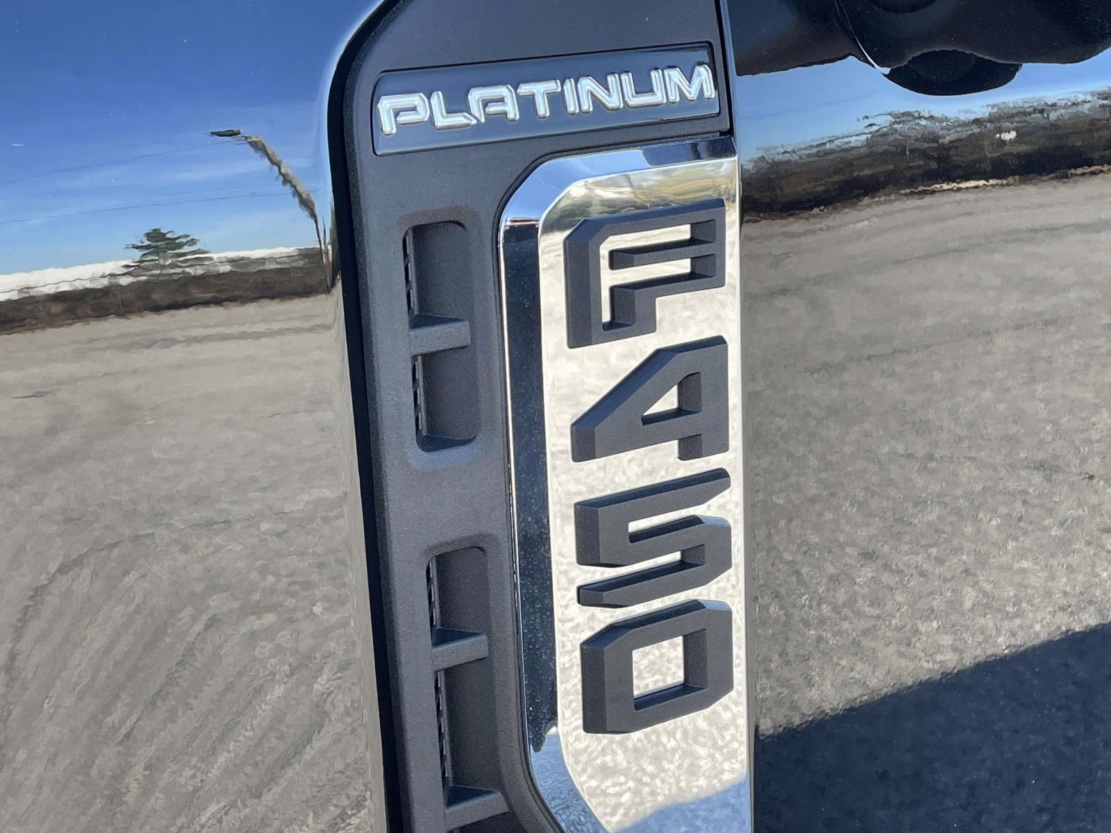 2026 Black Metallic Ford Super Duty F-450 DRW Platinum 4X4 Truck