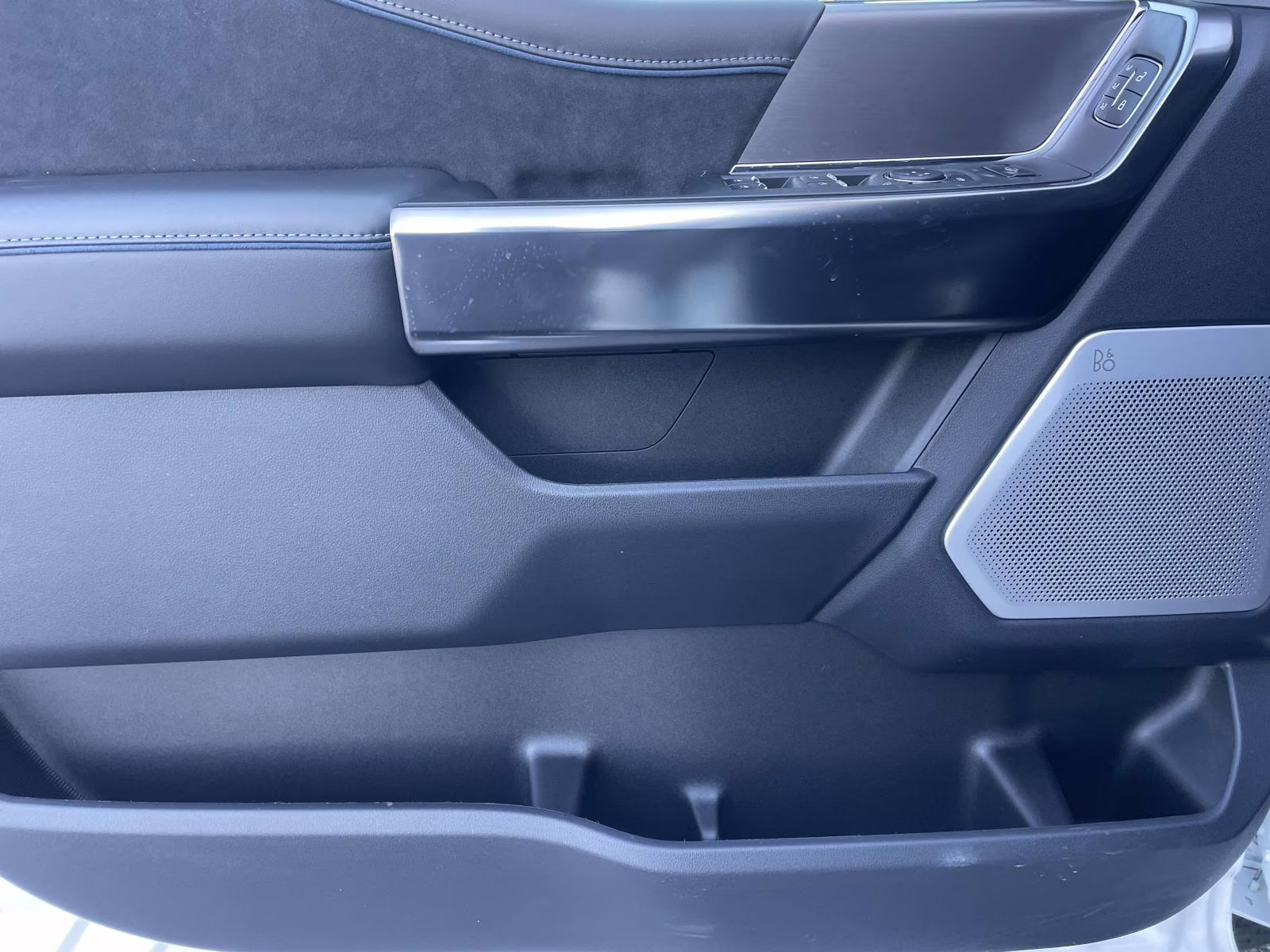 2026 White Metallic Ford Super Duty F-450 DRW Platinum 4X4 Truck