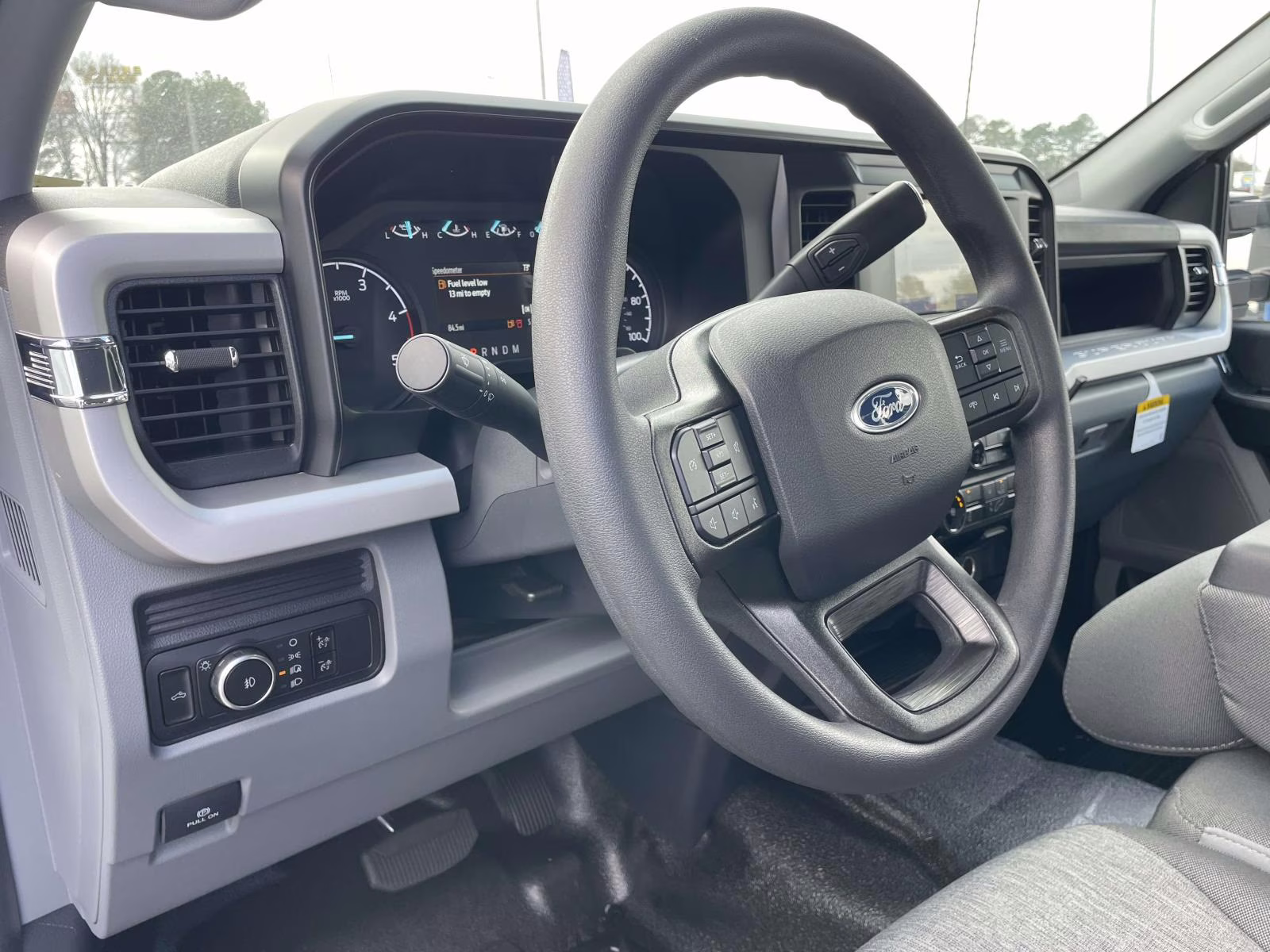 2026 Oxford White Ford Super Duty F-450 DRW XL 4X4 Truck