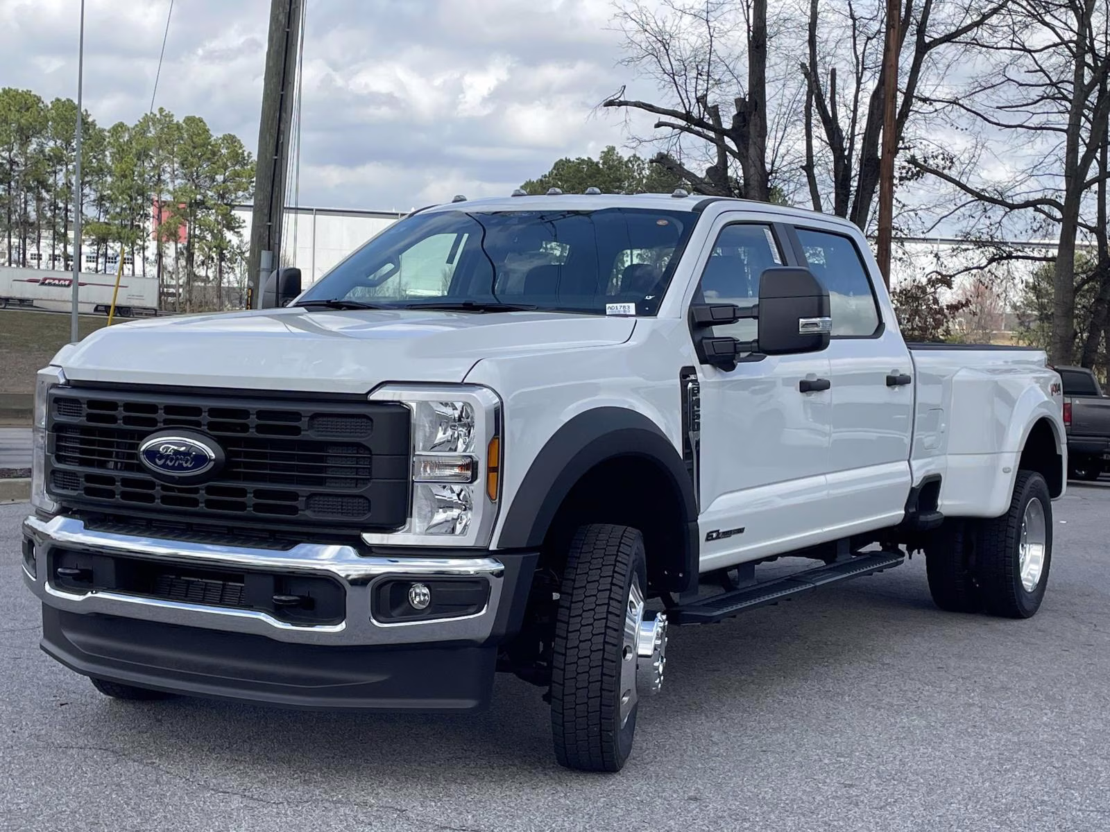 2026 Oxford White Ford Super Duty F-450 DRW XL 4X4 Truck