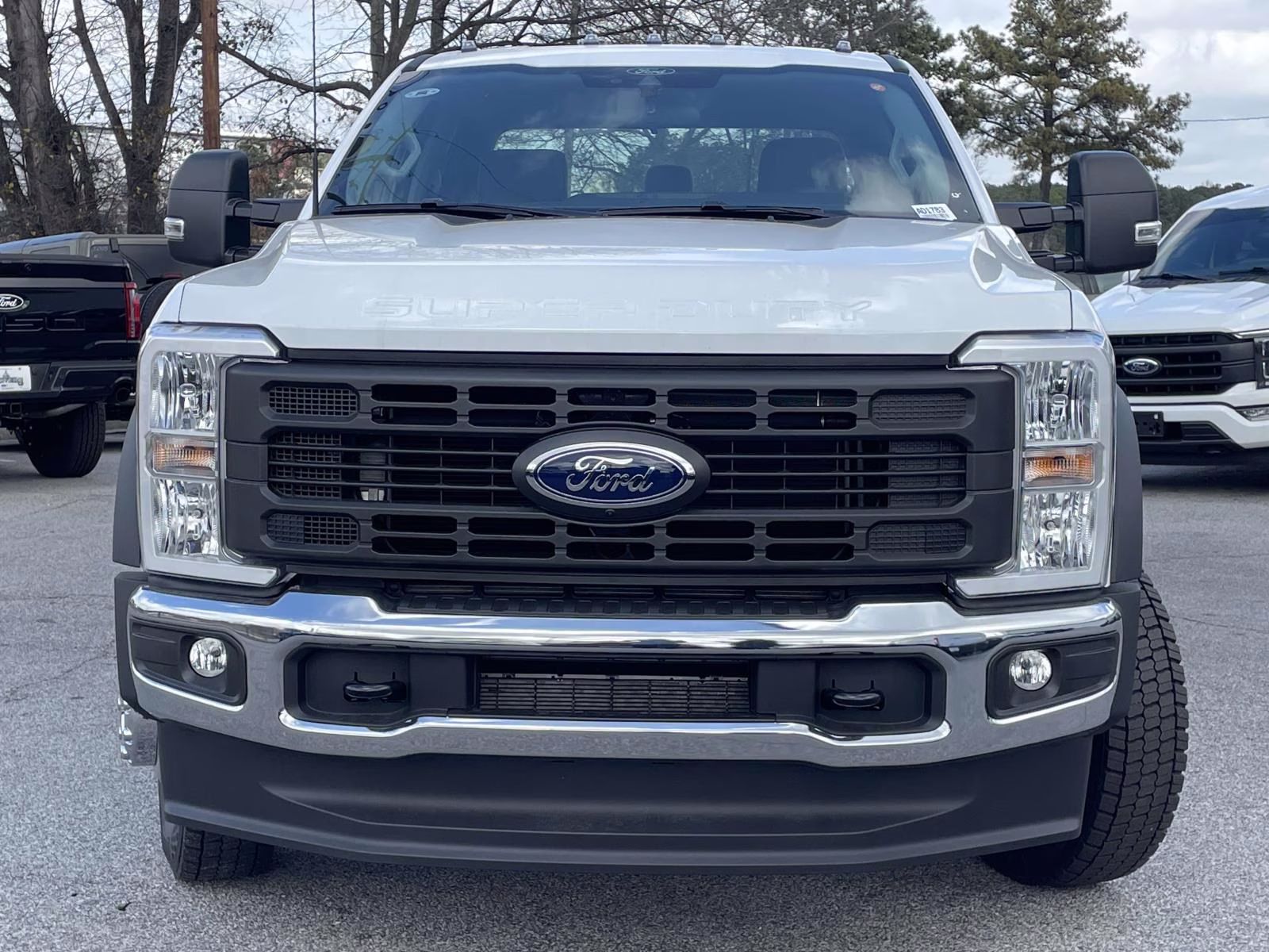 2026 Oxford White Ford Super Duty F-450 DRW XL 4X4 Truck