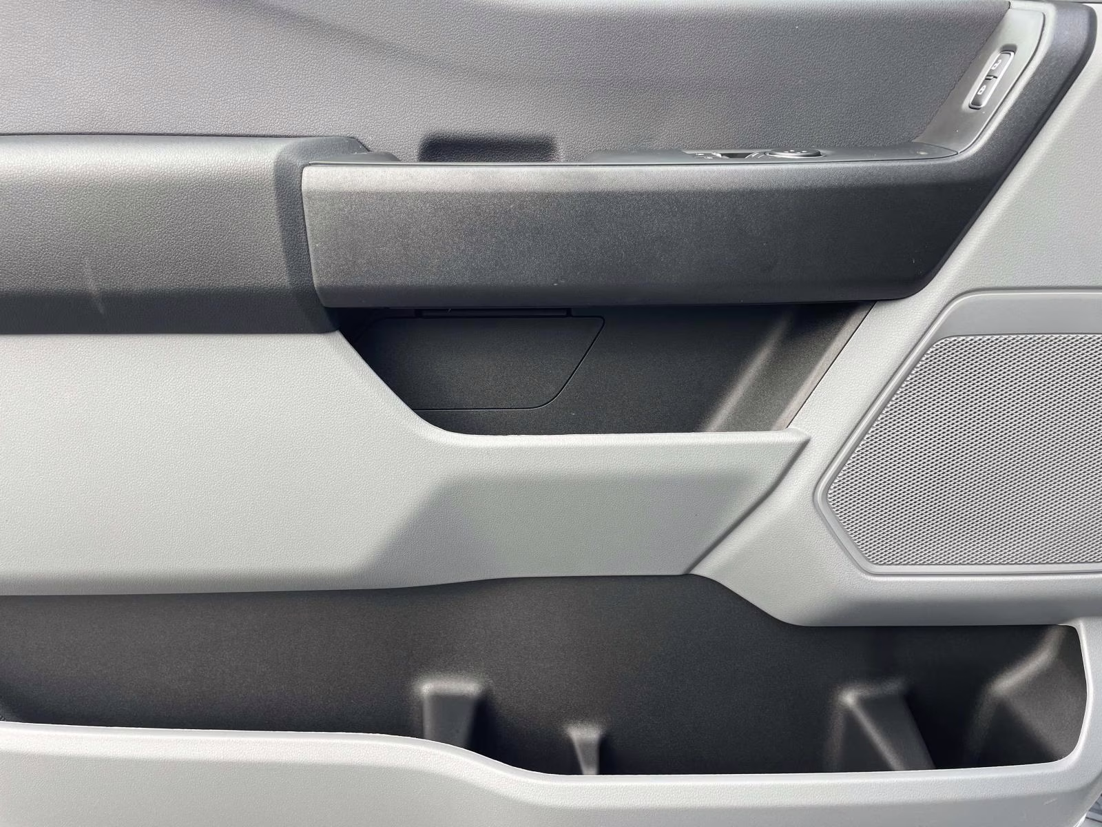 2026 Oxford White Ford Super Duty F-250 SRW XL RWD Truck