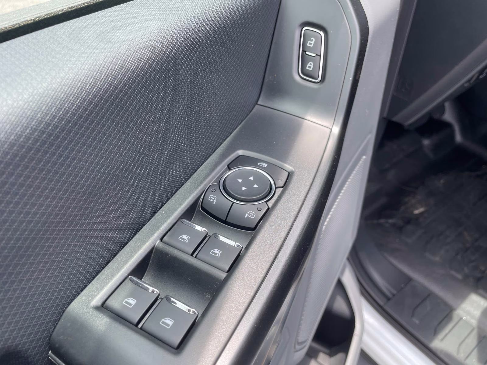 2025 Oxford White Ford F-150 XL 4X4 Truck