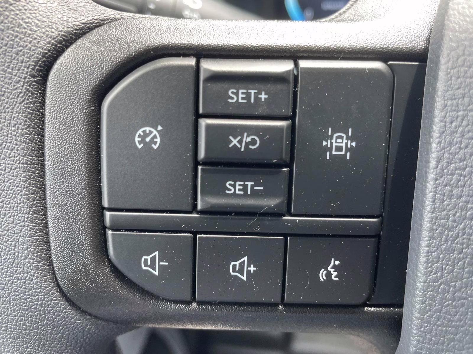 2025 Oxford White Ford F-150 XL 4X4 Truck