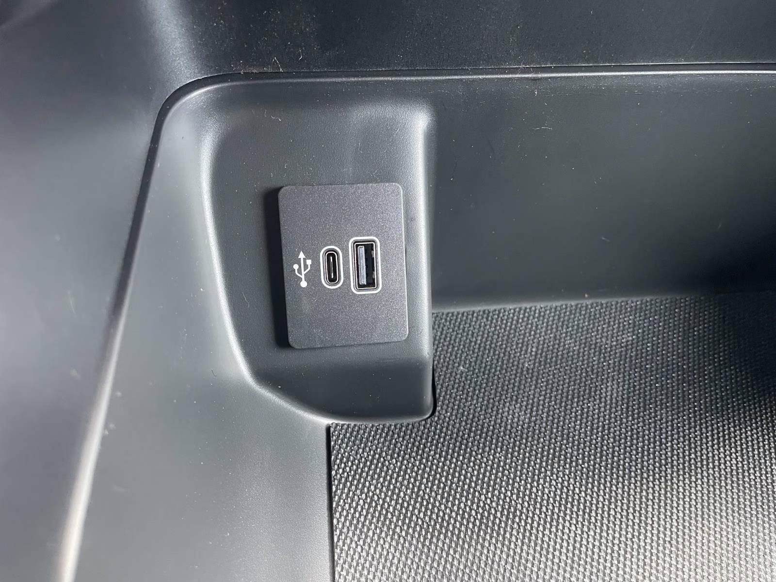 2025 Oxford White Ford F-150 XL 4X4 Truck