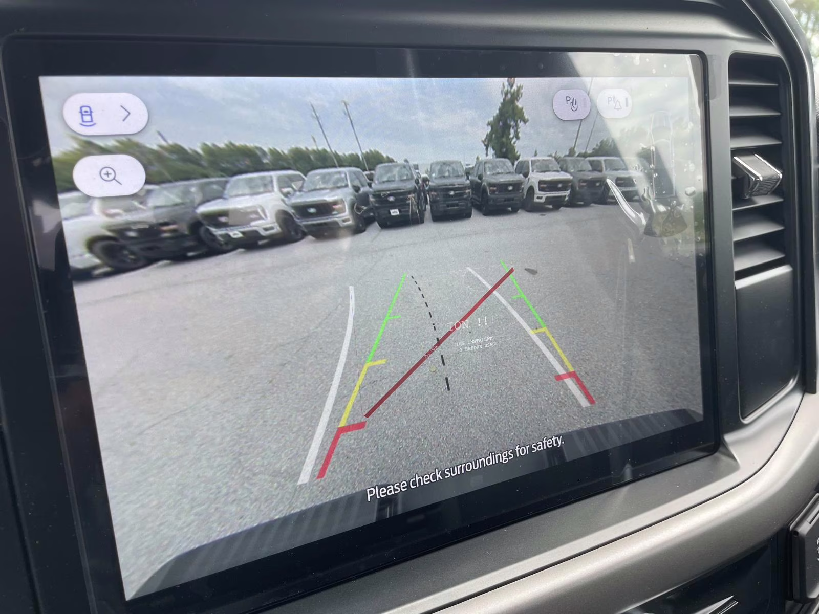 2025 Oxford White Ford F-150 XL 4X4 Truck