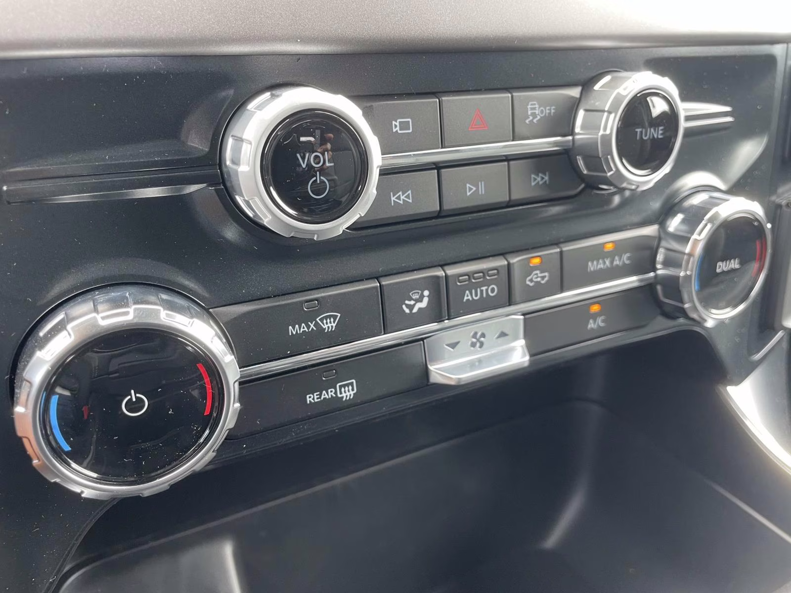 2025 Oxford White Ford F-150 XL 4X4 Truck