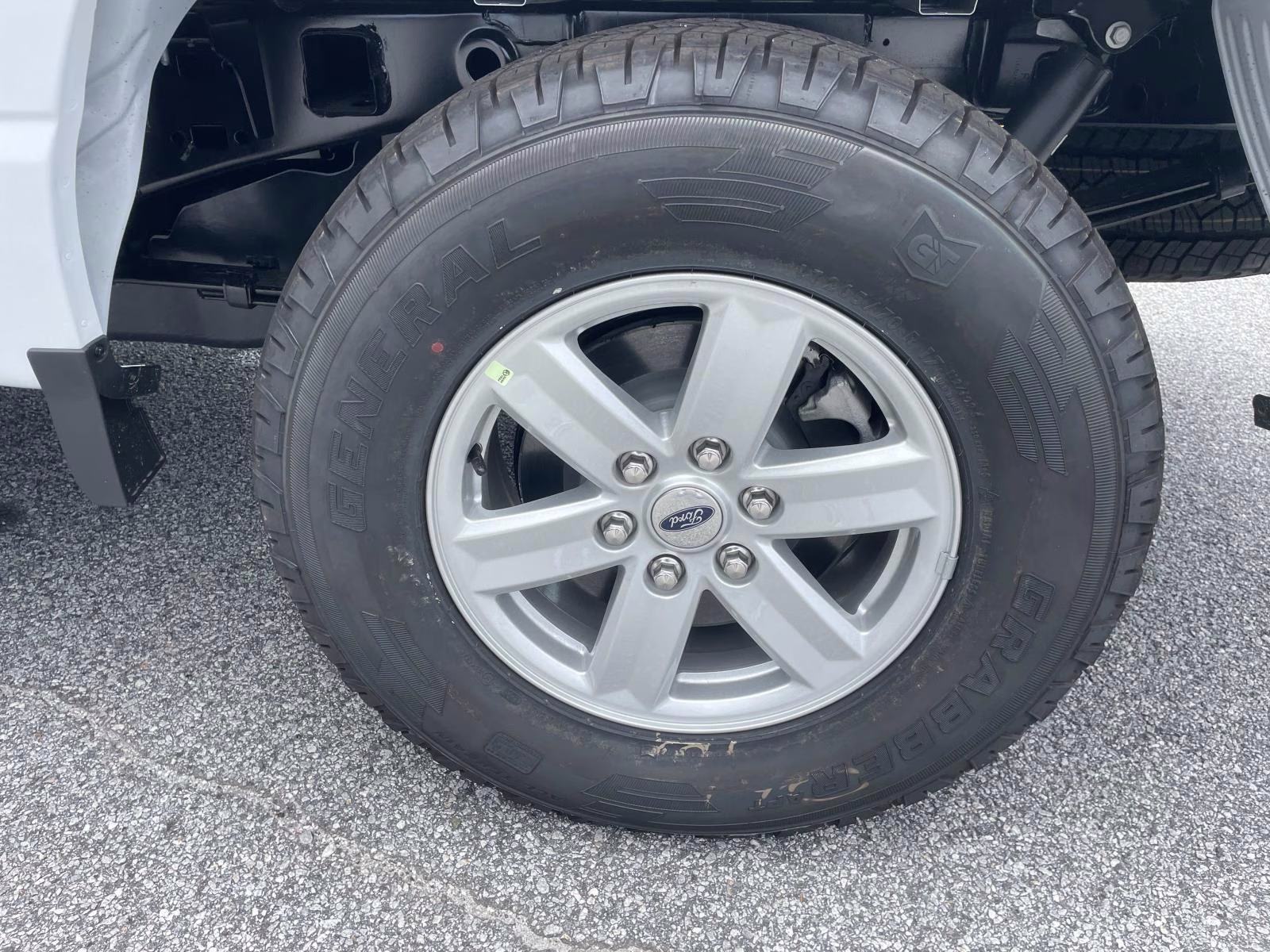 2025 Oxford White Ford F-150 XL 4X4 Truck