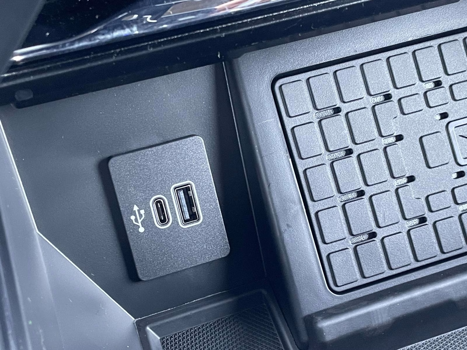 2025 White Metallic Ford F-150 Raptor 4X4 Truck