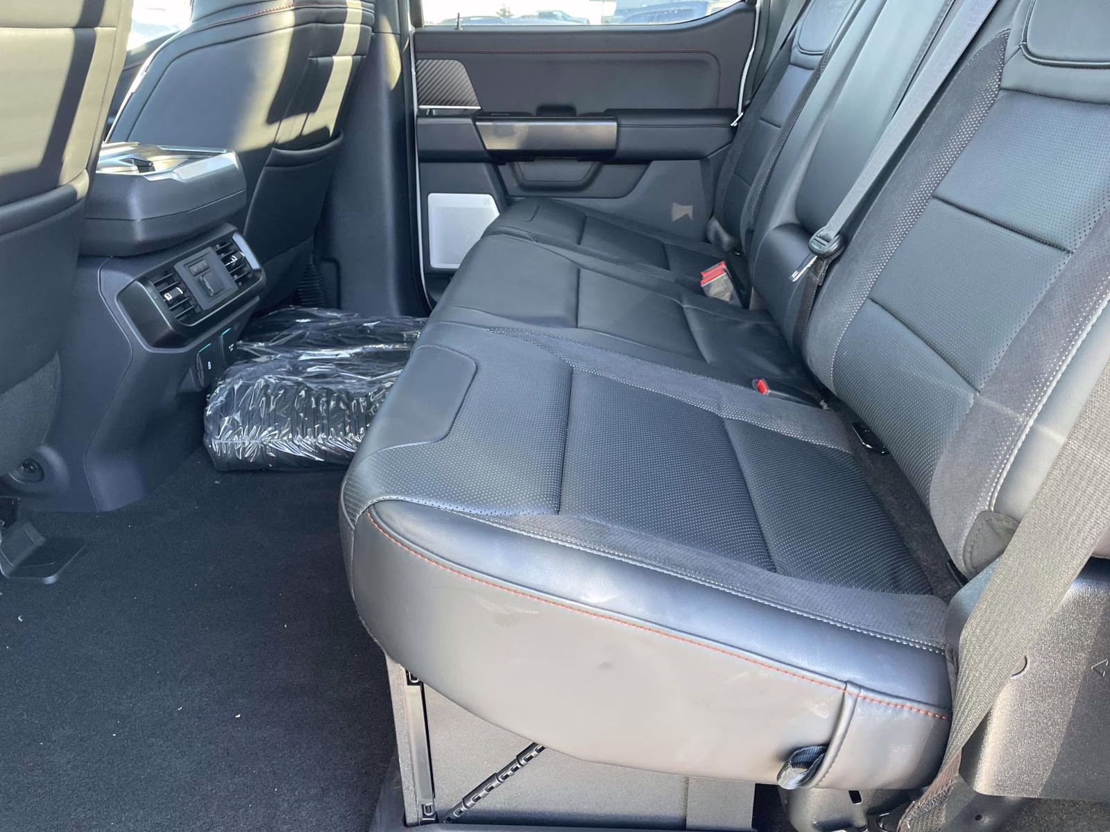 2025 Oxford White Ford F-150 Raptor 4X4 Truck