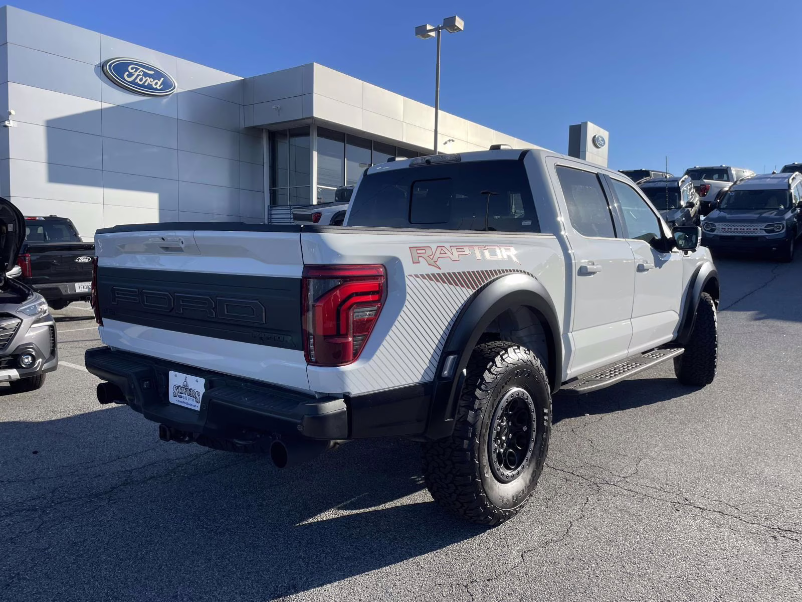 2025 Oxford White Ford F-150 Raptor 4X4 Truck