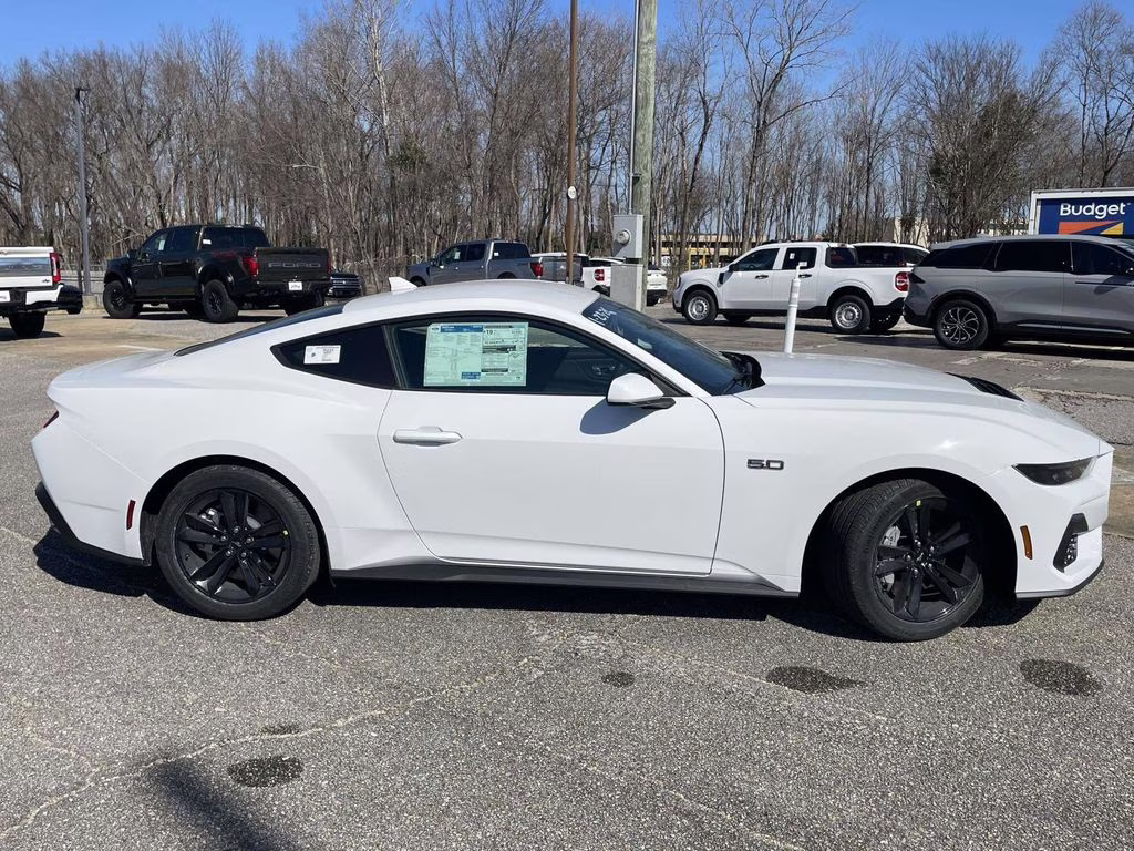 2026 Oxford White Ford Mustang GT RWD Coupe