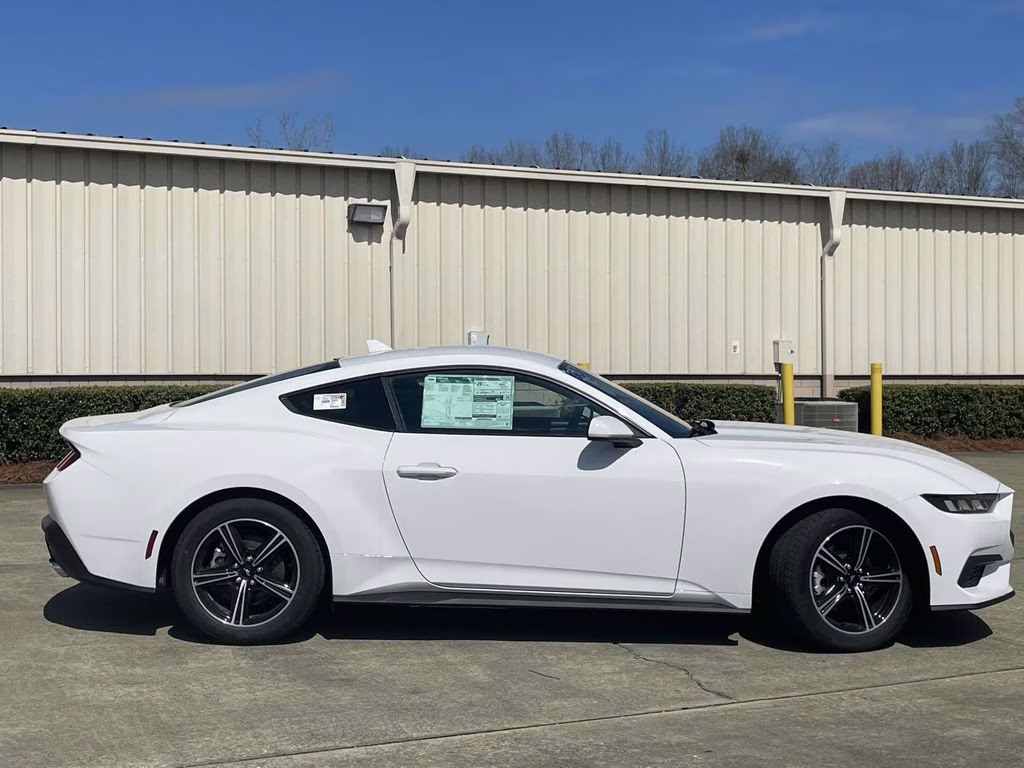 2025 Oxford White Ford Mustang EcoBoost RWD Coupe