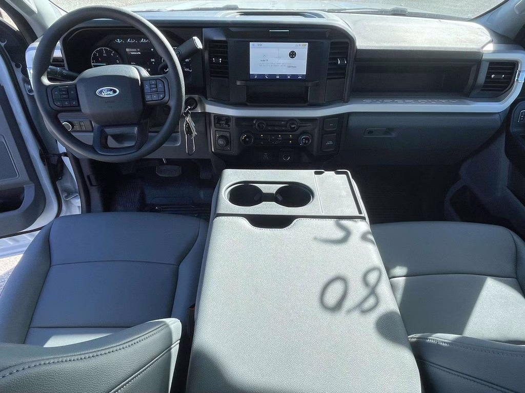 2025 Oxford White Ford Super Duty F-350 DRW XL 4X4 Chassis