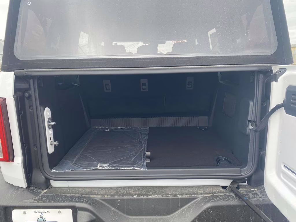 2025 Oxford White Ford Bronco Base 4X4 SUV