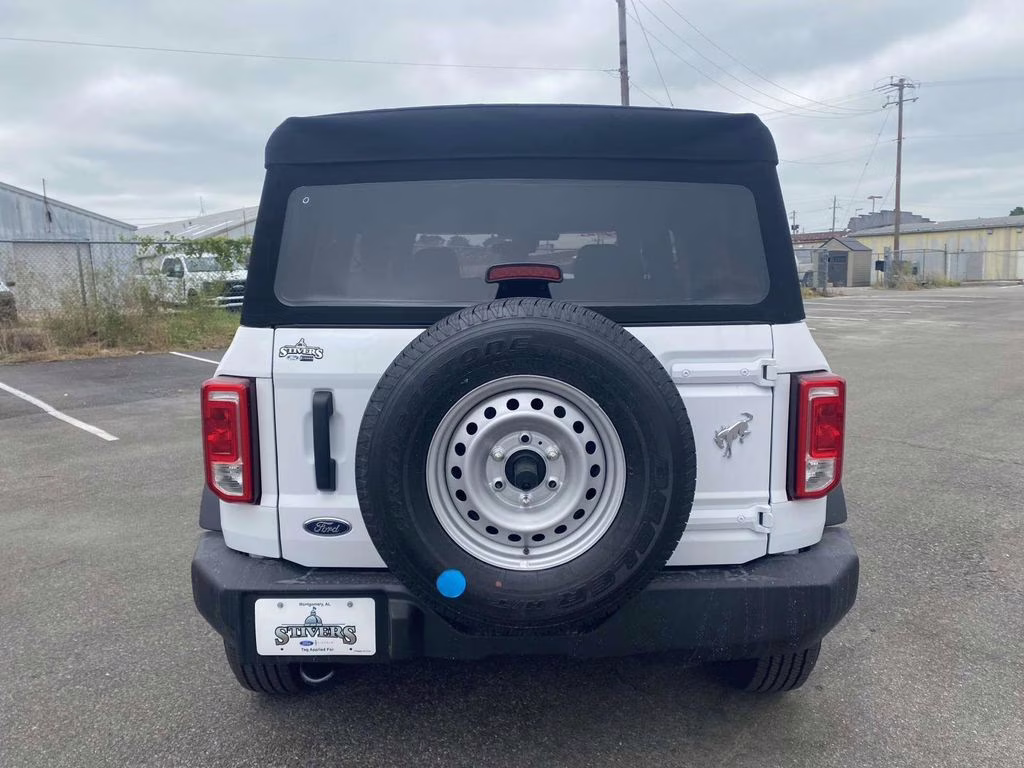 2025 Oxford White Ford Bronco Base 4X4 SUV