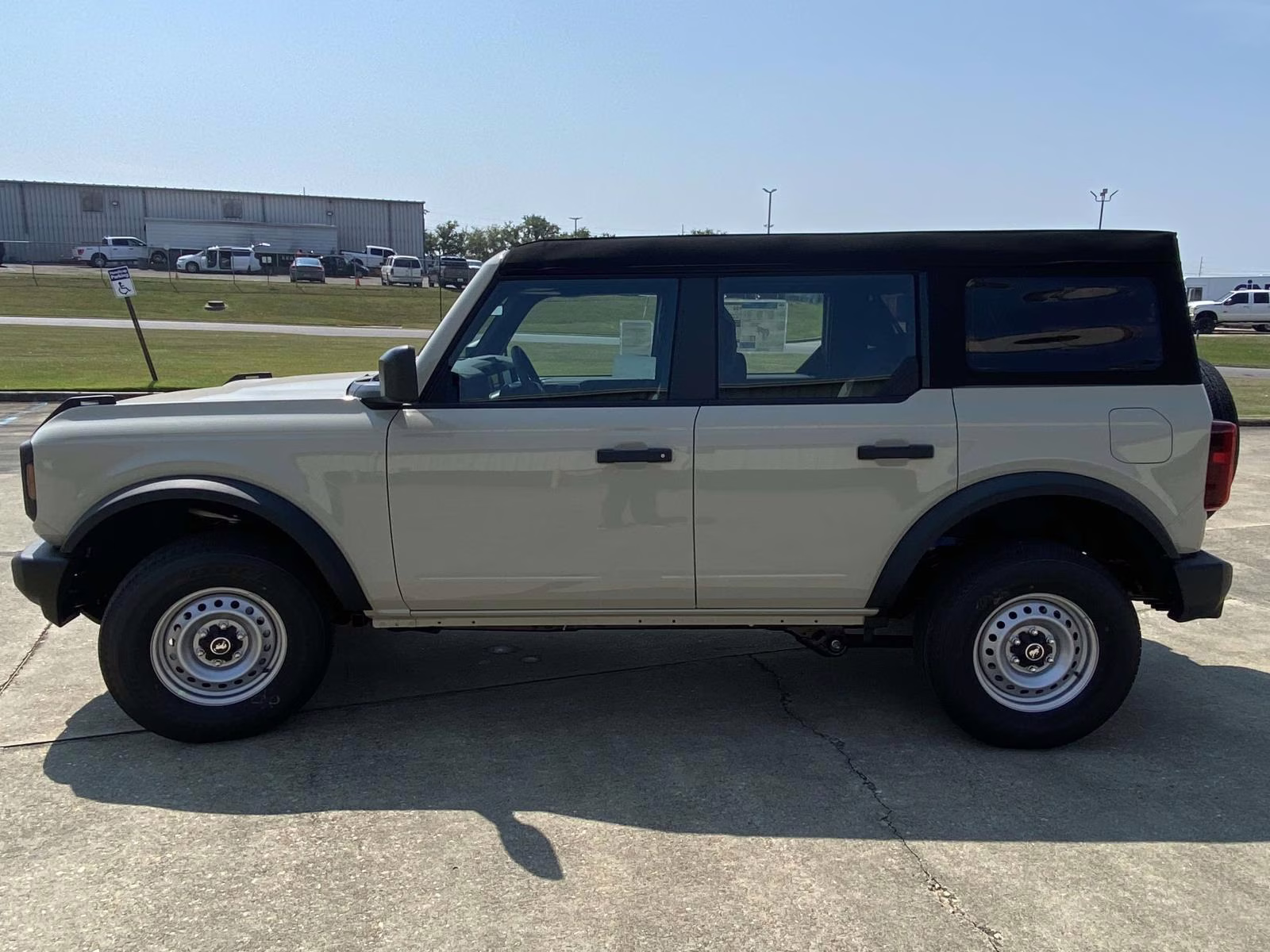 2025 Desert Sand Ford Bronco Base 4X4 SUV