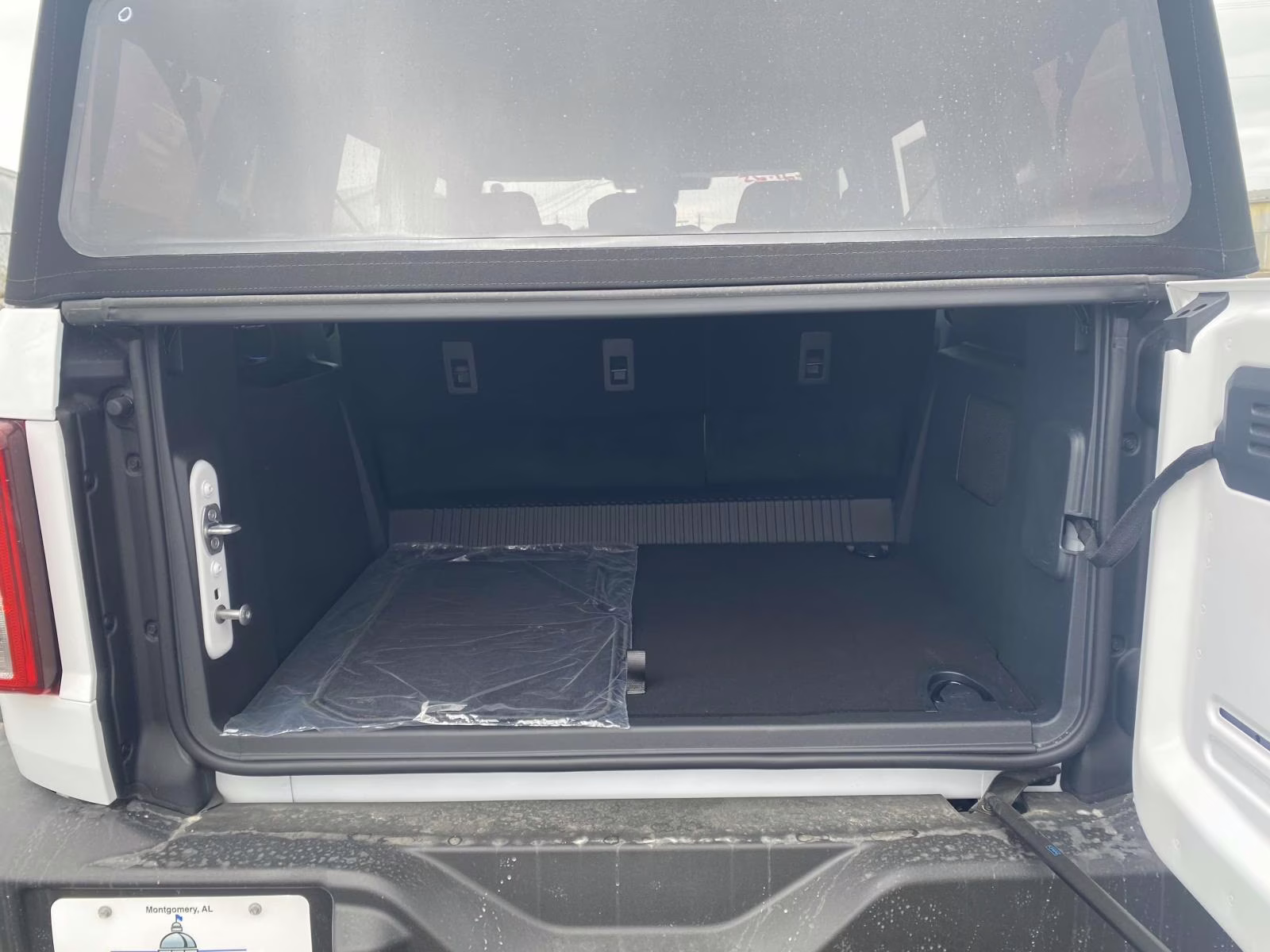 2025 Oxford White Ford Bronco Base 4X4 SUV