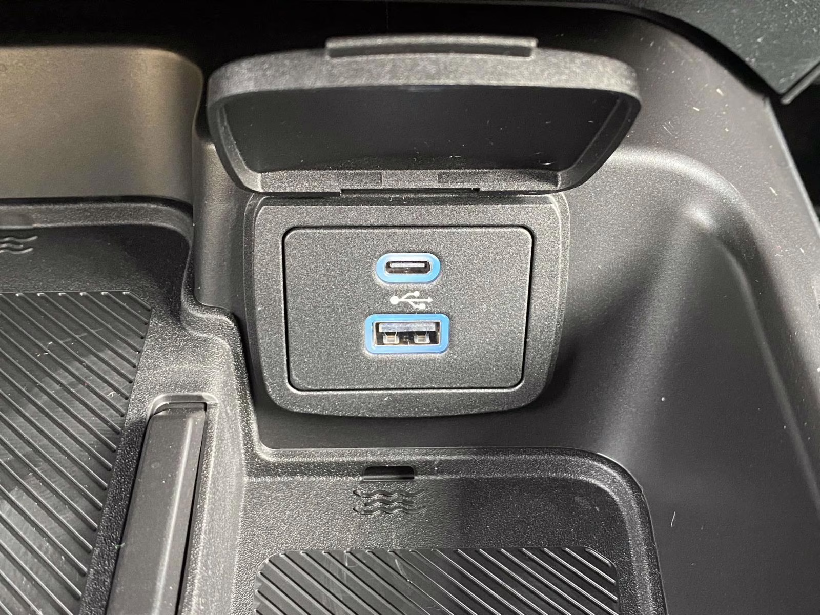 2025 Azure Gray Metallic Ford Bronco Base 4X4 SUV