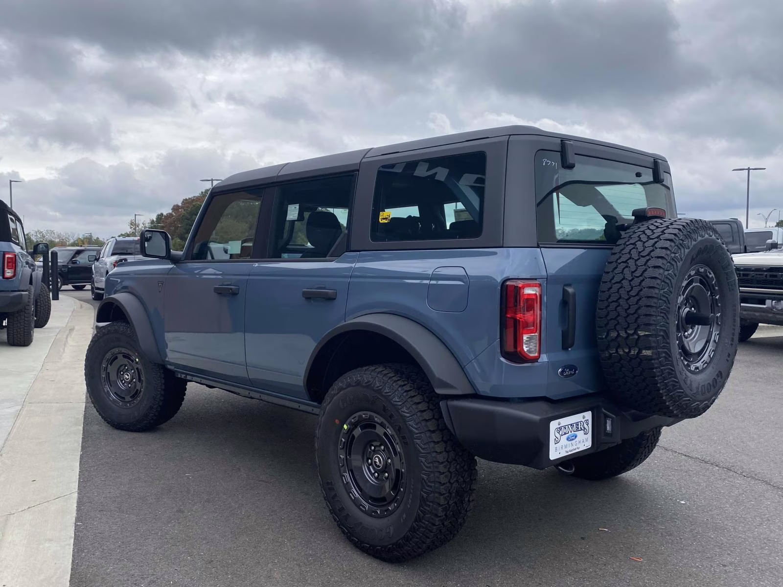 2025 Azure Gray Metallic Ford Bronco Base 4X4 SUV