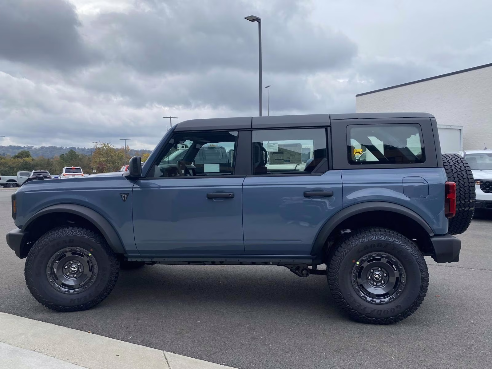 2025 Azure Gray Metallic Ford Bronco Base 4X4 SUV