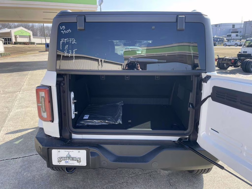 2025 Oxford White Ford Bronco Outer Banks 4X4 SUV