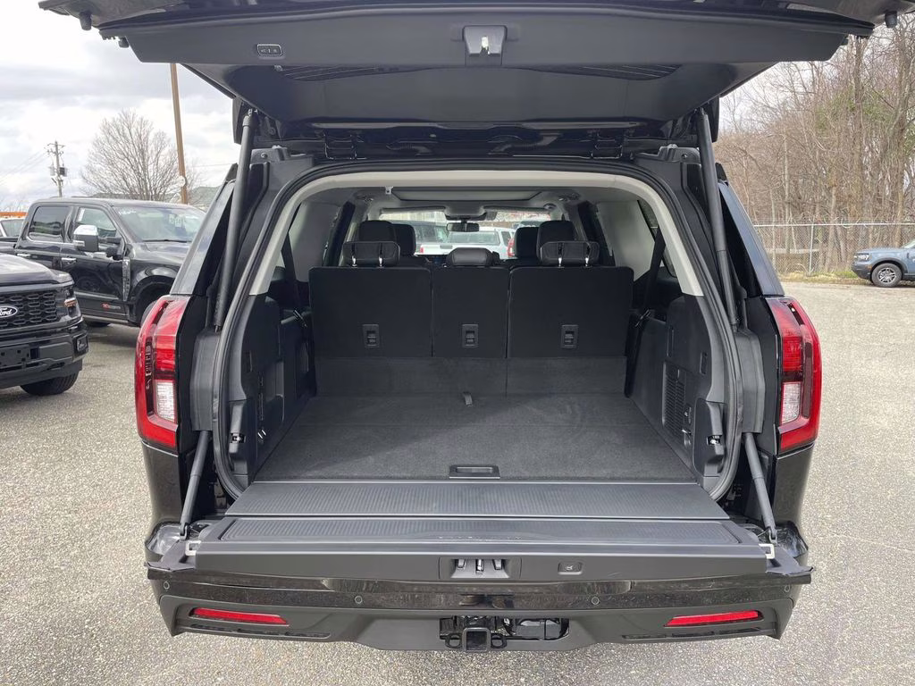 2026 Agate Black Metallic Ford Expedition Max Active RWD SUV