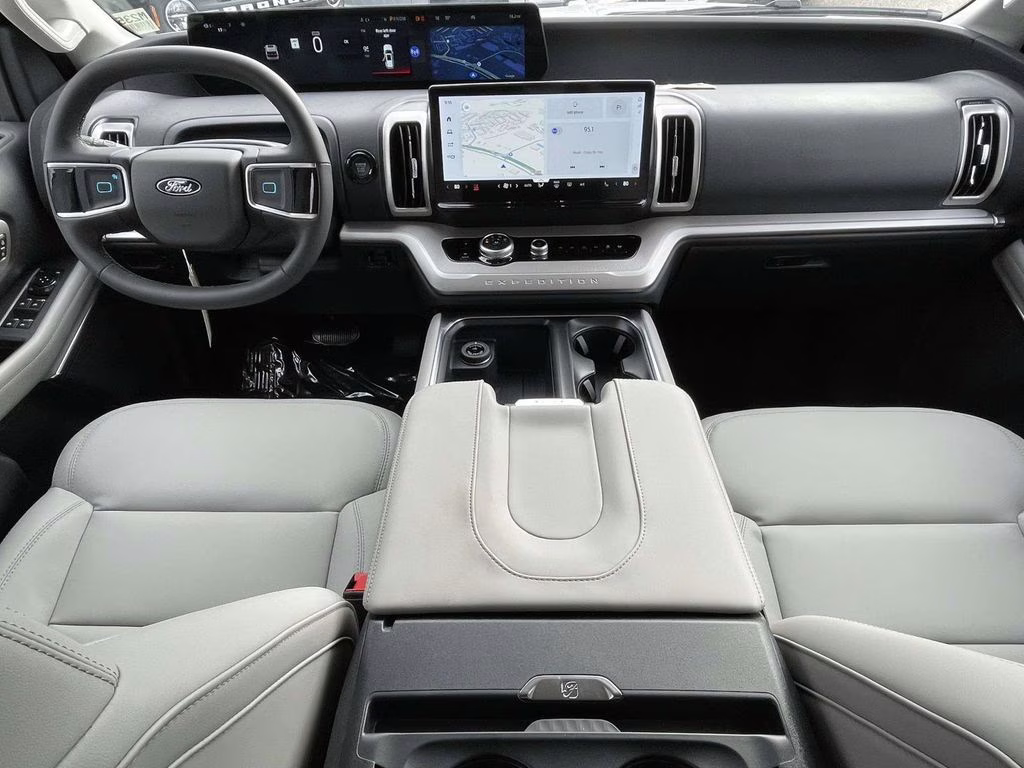 2026 Star White Metallic Tri-Coat Ford Expedition Max Active RWD SUV