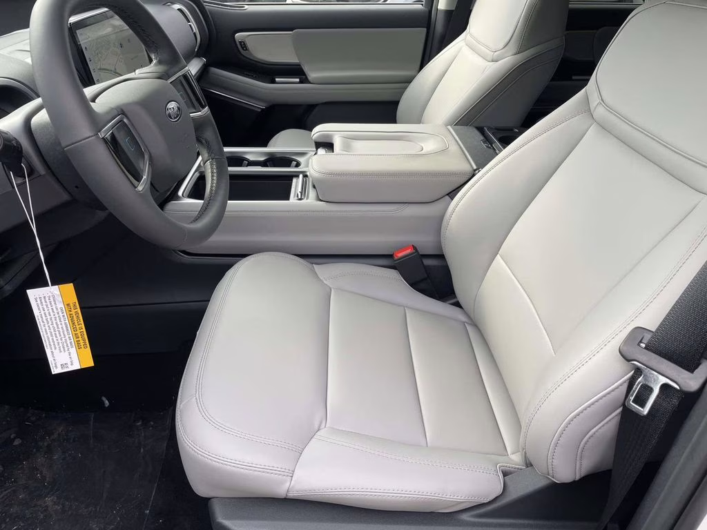 2026 Star White Metallic Tri-Coat Ford Expedition Max Active RWD SUV