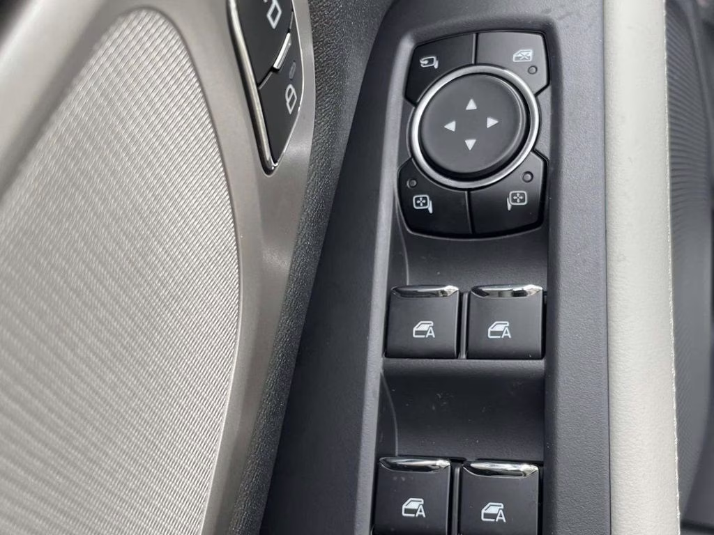 2026 Star White Metallic Tri-Coat Ford Expedition Max Active RWD SUV