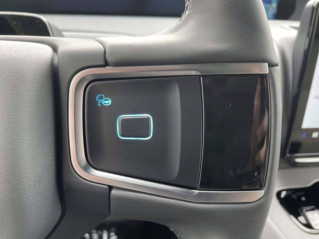 2026 Star White Metallic Tri-Coat Ford Expedition Max Active RWD SUV