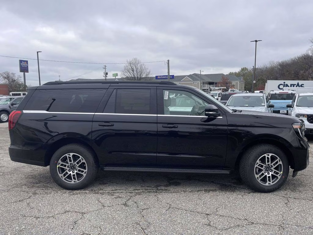2025 Black Metallic Ford Expedition Max Active RWD SUV