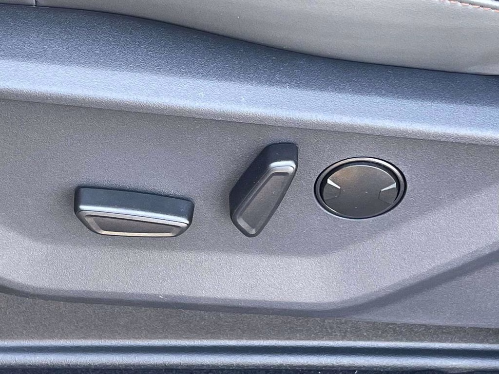 2025 Star White Metallic Tri-Coat Ford Expedition Max Active RWD SUV