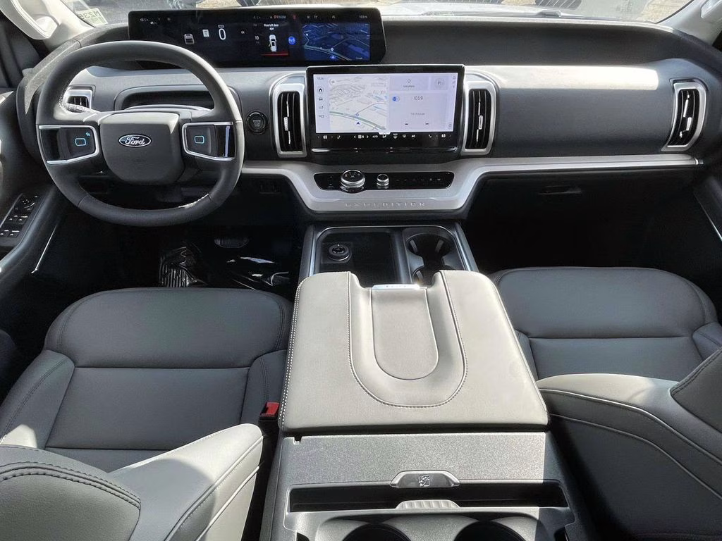 2026 Space Silver Metallic Ford Expedition Max Active RWD SUV