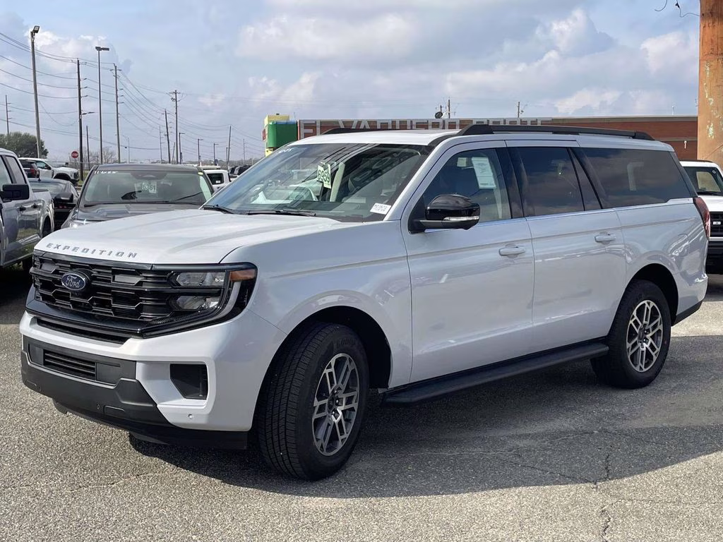 2026 Space Silver Metallic Ford Expedition Max Active RWD SUV