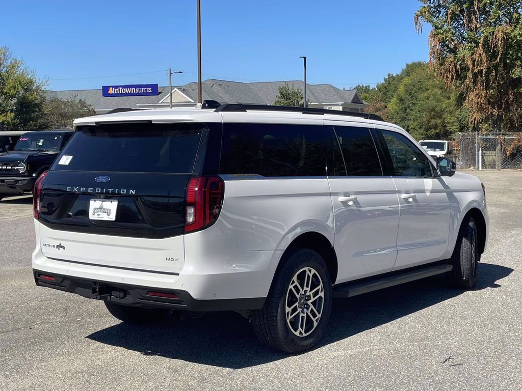 2025 Star White Metallic Tri-Coat Ford Expedition Max ACTIVE RWD SUV