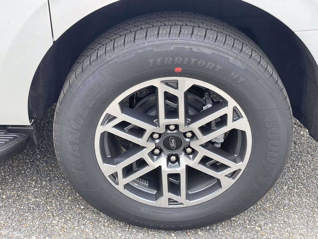 2026 Star White Metallic Tri-Coat Ford Expedition Max Active RWD SUV