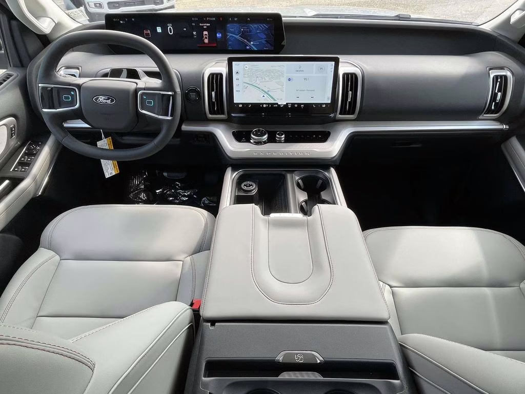 2025 Glacier Gray Metallic TriCoat Ford Expedition Max ACTIVE RWD SUV