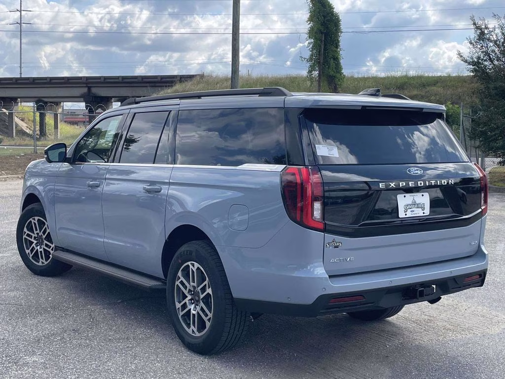 2025 Glacier Gray Metallic TriCoat Ford Expedition Max ACTIVE RWD SUV