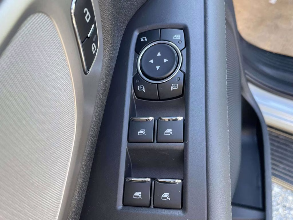 2026 Glacier Gray Metallic Tri-Coat Ford Expedition Max Active RWD SUV