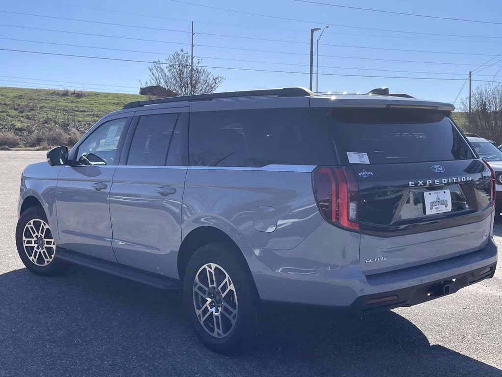2026 Glacier Gray Metallic Tri-Coat Ford Expedition Max Active RWD SUV